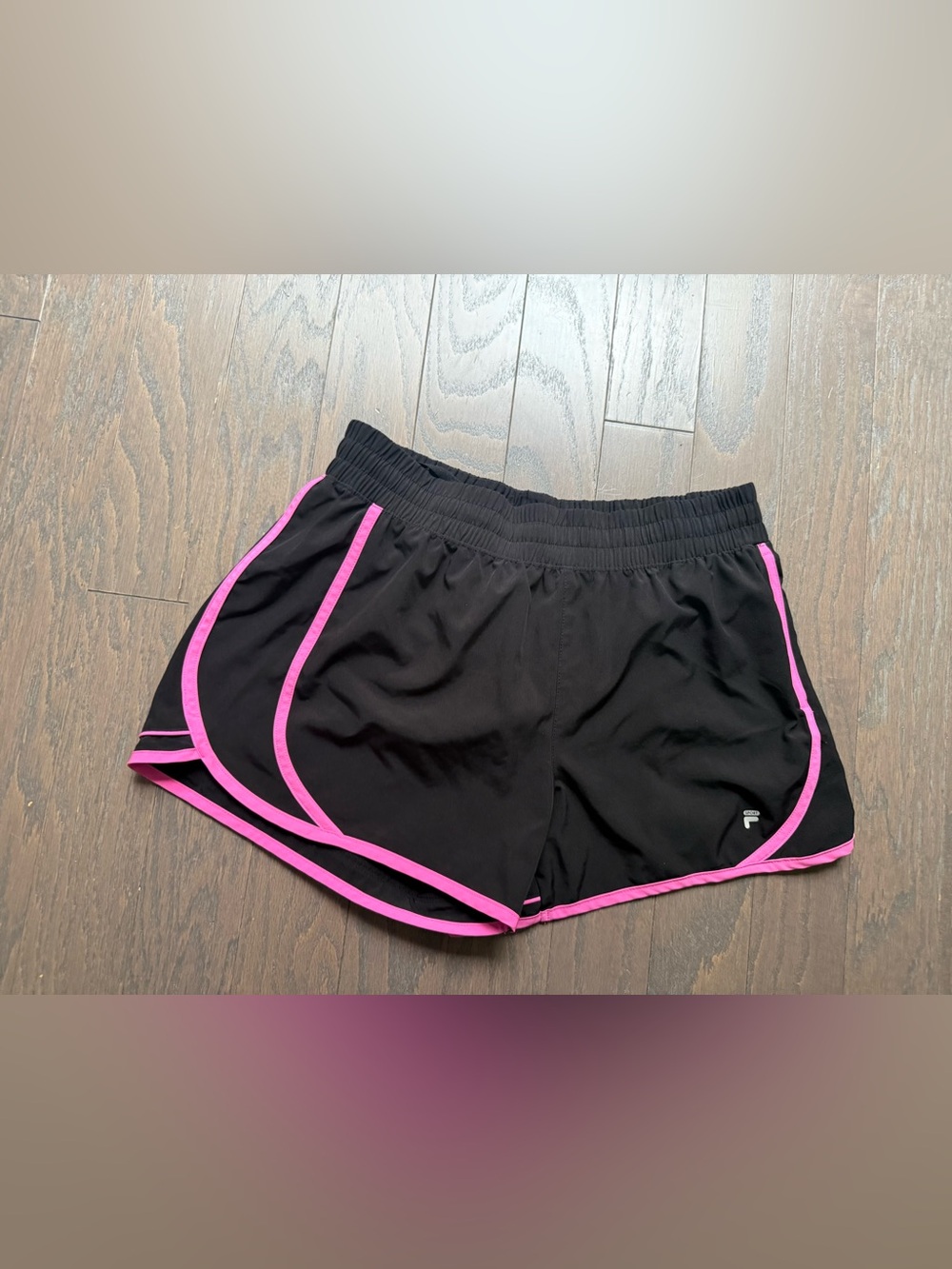 Woman’s Fila running work out athletic shorts sz large black pink